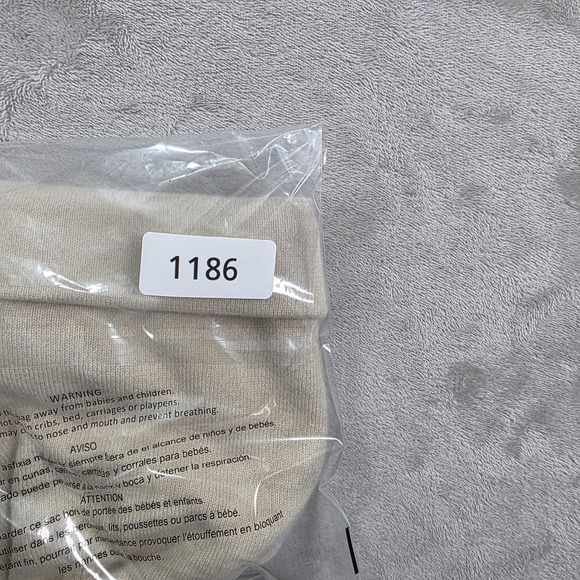 DemyLee Beanie Hat Womens One Size White 100% Cashmere Knit Winter Slouchy - Picture 7 of 7